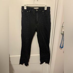 Abercrombie The Skinny High Rise Jeans
Black
Size 28/6 XS length
Worn twice